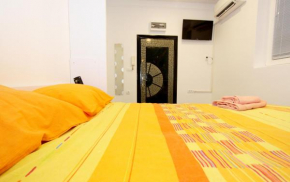 Central Market Apartment !
